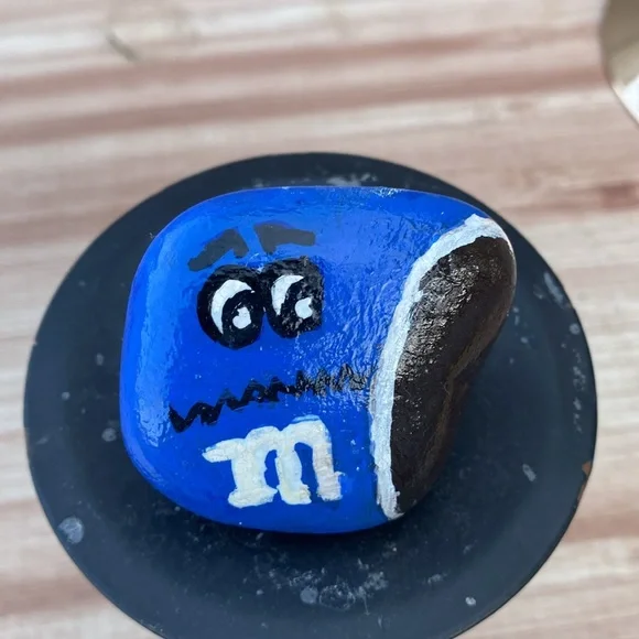 Colorful M&M's Painted Stones Set - Picture 10 of 10